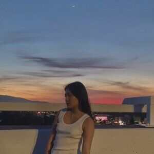 Meet your Posher, Claire